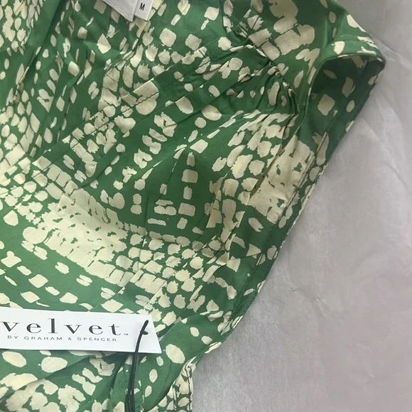 Very vibrant green and off white Nwt - Picture 5 of 8